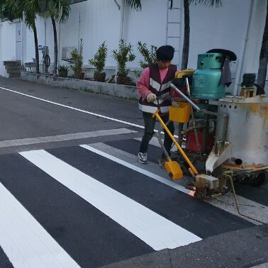 comprar Resistencia al desgaste fuerte Pintura termoplástica para líneas de carretera Polvo de pintura de marcado amarillo blanco para aplicaciones de rociado de carreteras Fabricación en línea