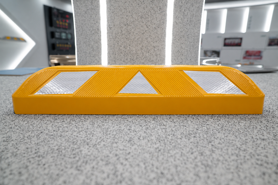 Comprar Durable Rubber Parking Block for Asphalt & Concrete Surfaces Fabricación en línea