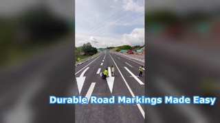¿Cómo pintar flechas en una carretera usando herramientas simples?